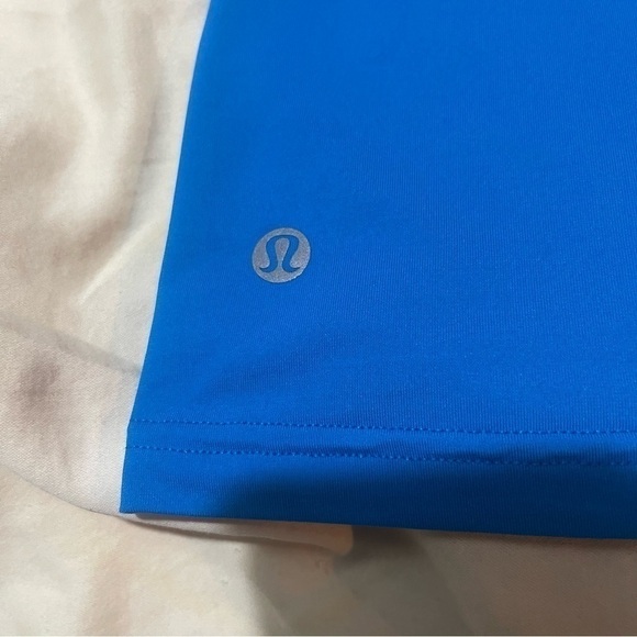 Lululemon Blue Lightweight V Neck Mesh Back Racerback Tank Top Size 4 - Picture 5 of 5